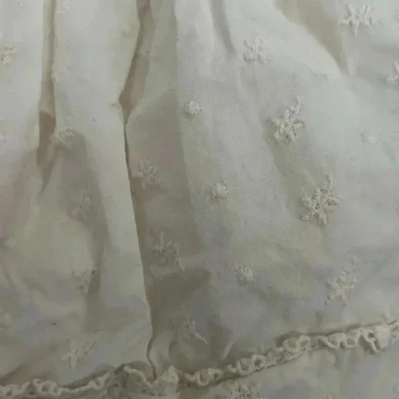 Baby Oshkosh B’gosh Cream Embroidered Dress Size 18 Months - Picture 3 of 6